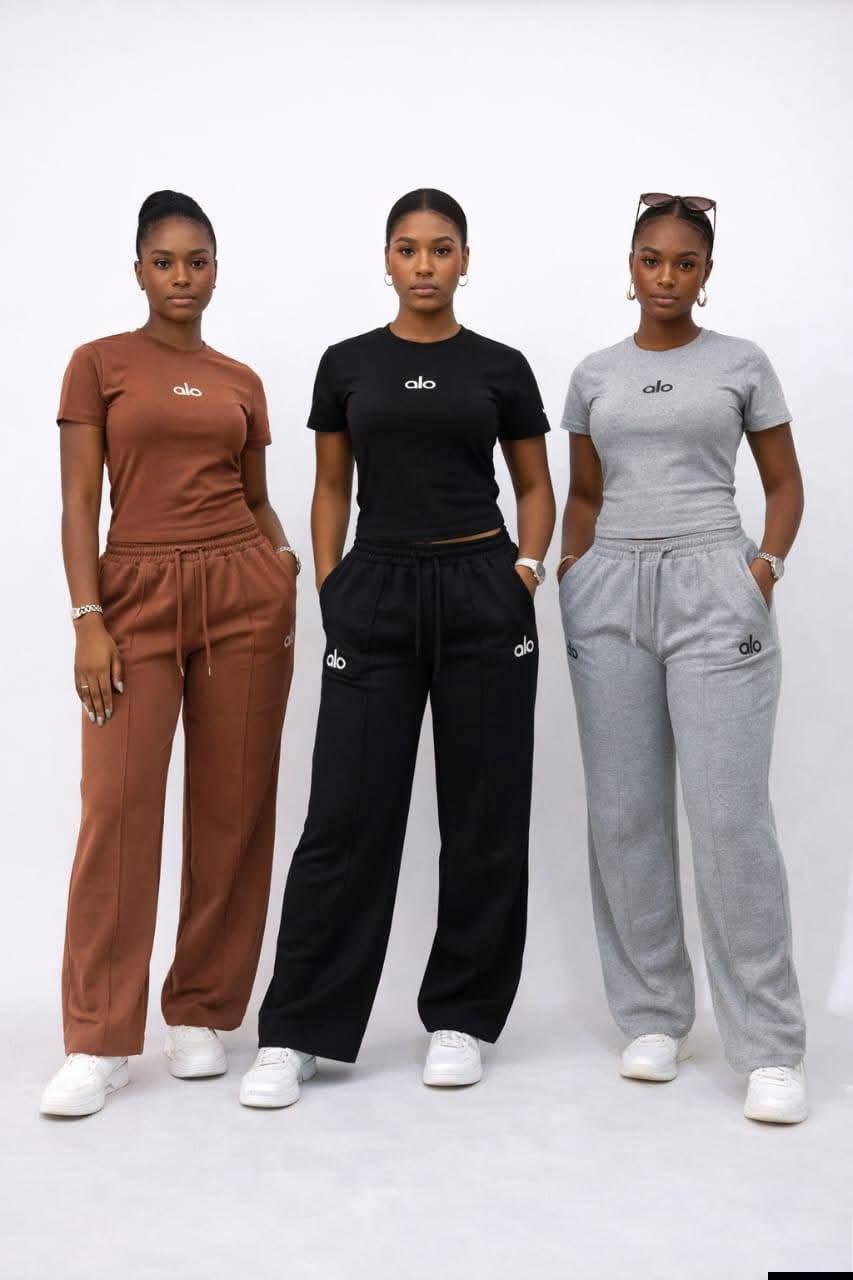 Alo Luxe Everyday Comfort Two Piece Set – Stylish Crop Top and Relaxed Fit Drawstring Sweatpants Outfit for Women, Soft Breathable Fabric, Casual Chic Loungewear Perfect for Travel, Gym, Streetwear an
