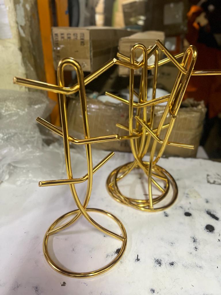 Gold Heavy-Duty Cup Holder Stand – Luxe Metallic Organizer for Mugs, Glasses & Cups – Sturdy Space-Saving Design with Non-Slip Base for Kitchen, Counter, Desk & Coffee Station