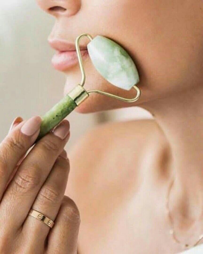 Jade Roller for Face – Skin Tightening, Anti-Aging & Puffiness Relief Tool | Natural Stone Massager