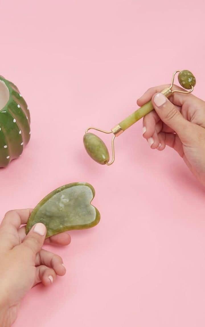 Jade Roller for Face – Skin Tightening, Anti-Aging & Puffiness Relief Tool | Natural Stone Massager