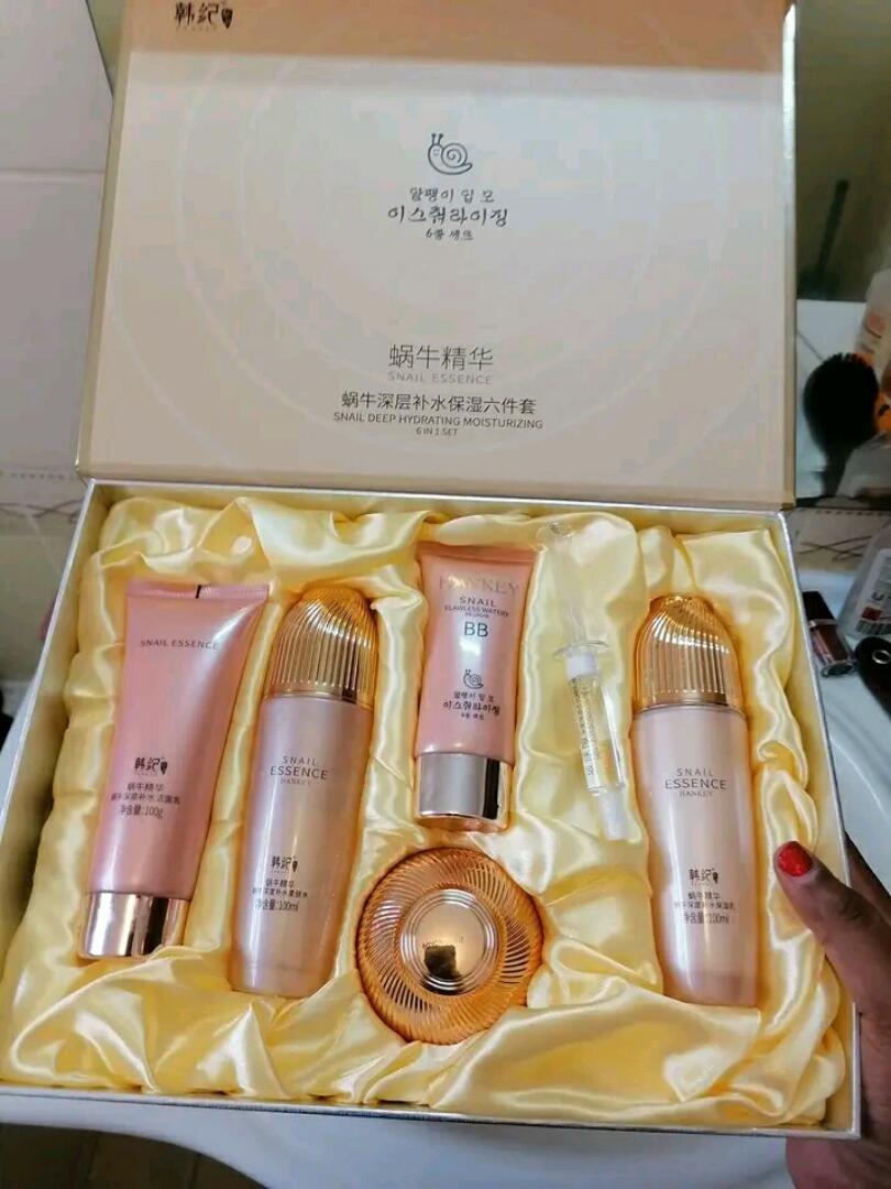 Hankey Snail Mucin 5-in-1 Skincare Set – Moisturizing, Repairing, Anti-Aging Face Kit (Toner + Serum + Cream + Cleanser + Eye Cream)