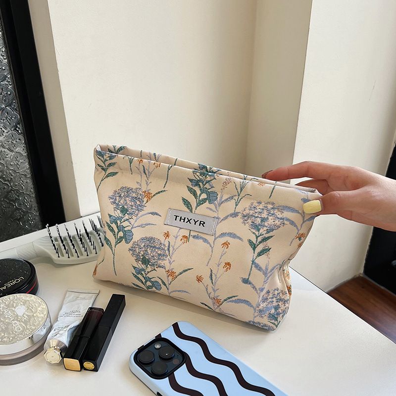 High end makeup bag with large capacity lotion storage bag, perfect for carrying cosmetics and lipstick hand in hand