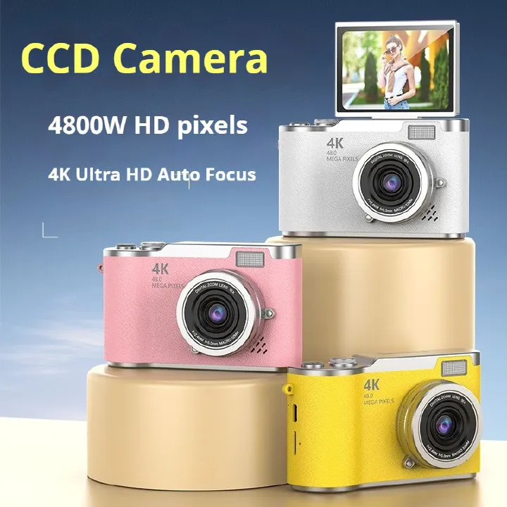 Comes with a 32GB storage card as a gift card reader. adapter. Charging cable: 4K CCD digital camera, autofocus camera, 2.4-inch 180 ° flip screen, used for point-to-point shooting of travel compact