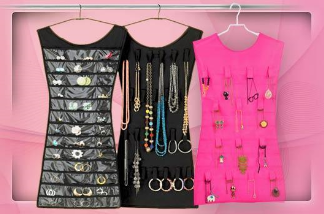 Restocked🔥

Dress shape 40 pockets on the front & 20 loops on the back jewelry organizer