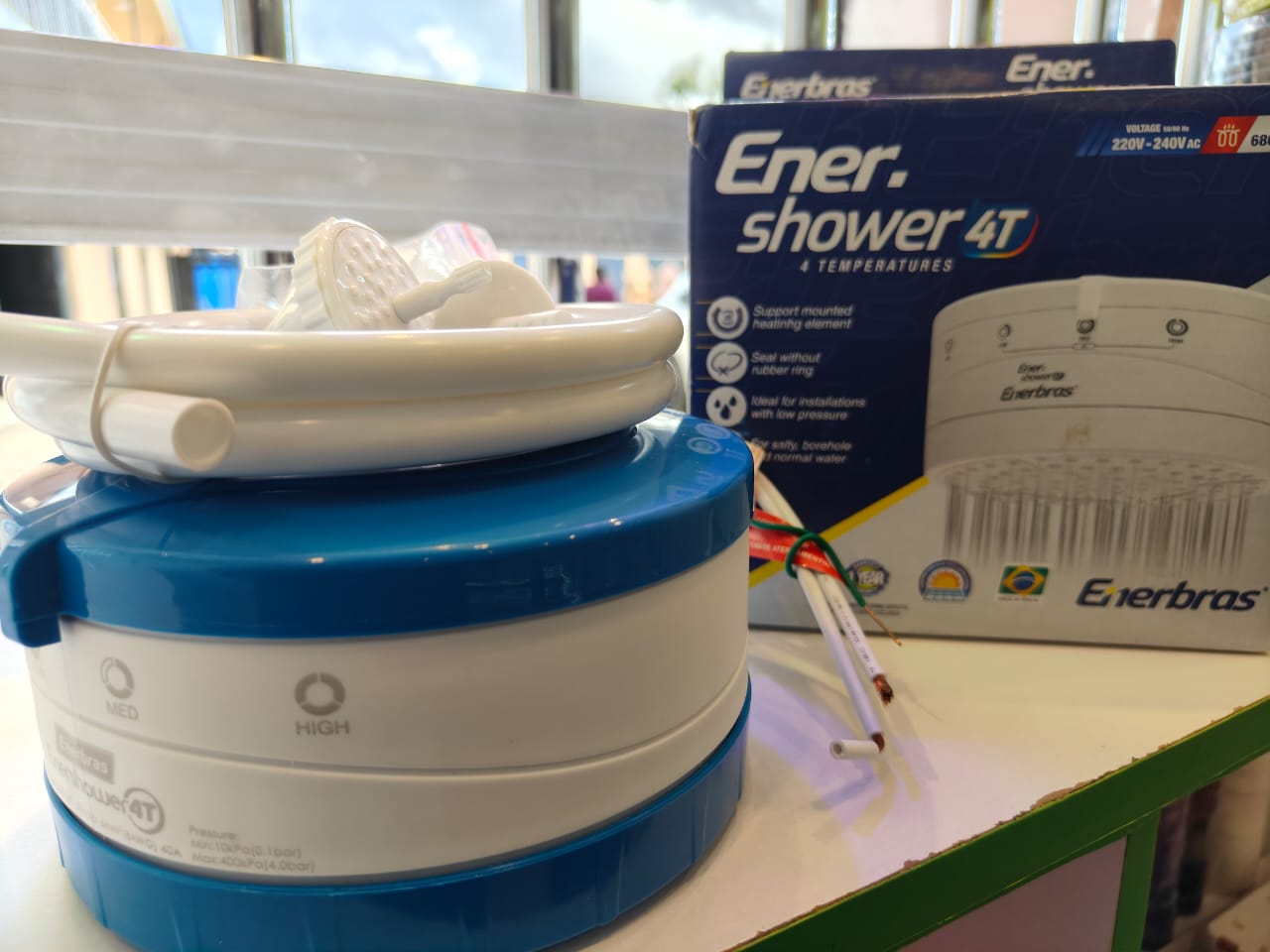 Ener Instant Shower. Shower Head. Enerbras Enershower 4T Heater. Mounted Heatinng Element. Seal Without Rubber Ring. Installation with Low Pressure for Salty, Normal and Borehole water