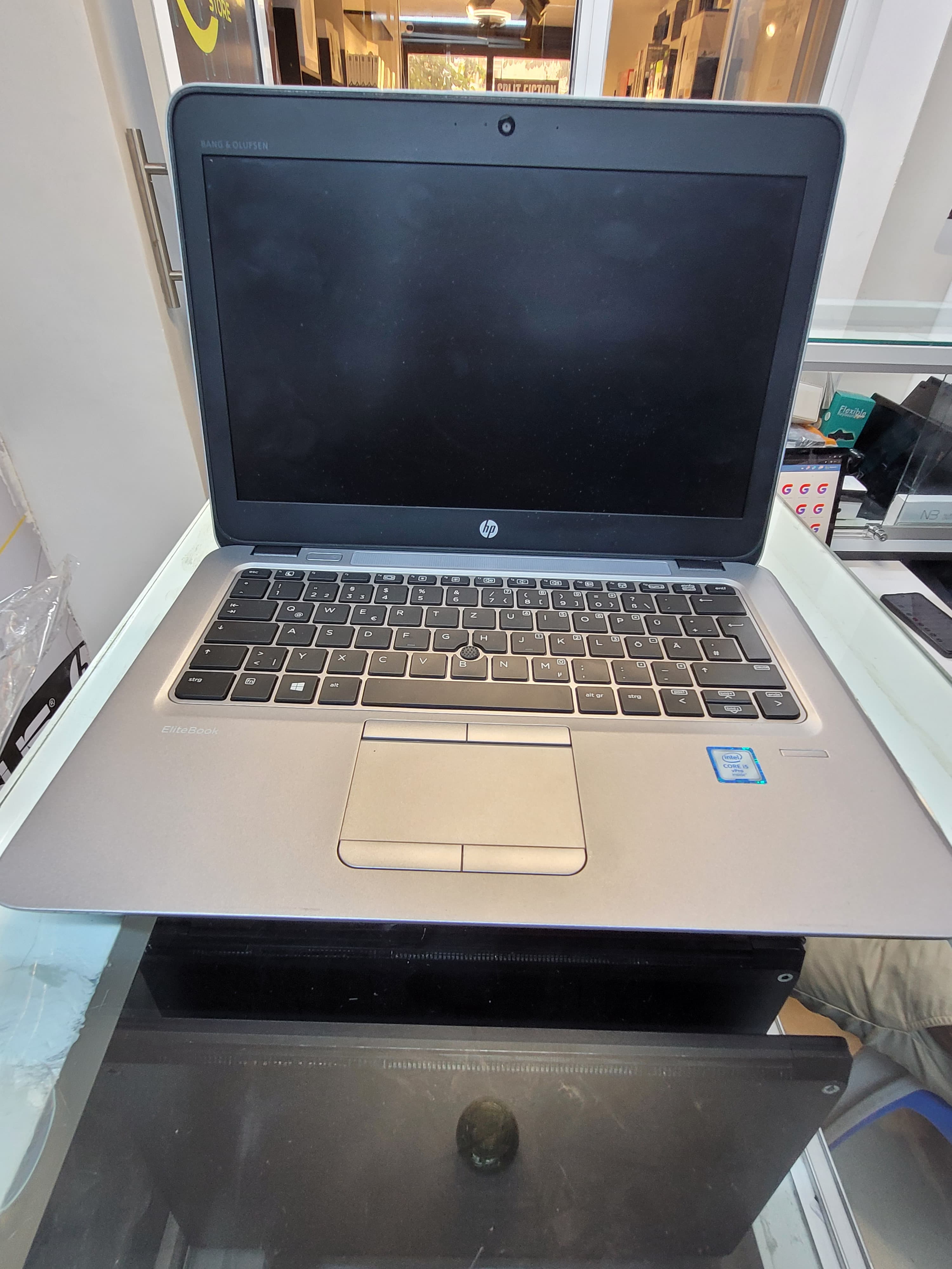 HP EliteBook 820 G3. i5 6TH GEN| 8GB RAM 256GB SSD. SILVER. It is a  G3 is a powerful, thin, and lightweight laptop designed for business professionals who require a balance of portability.