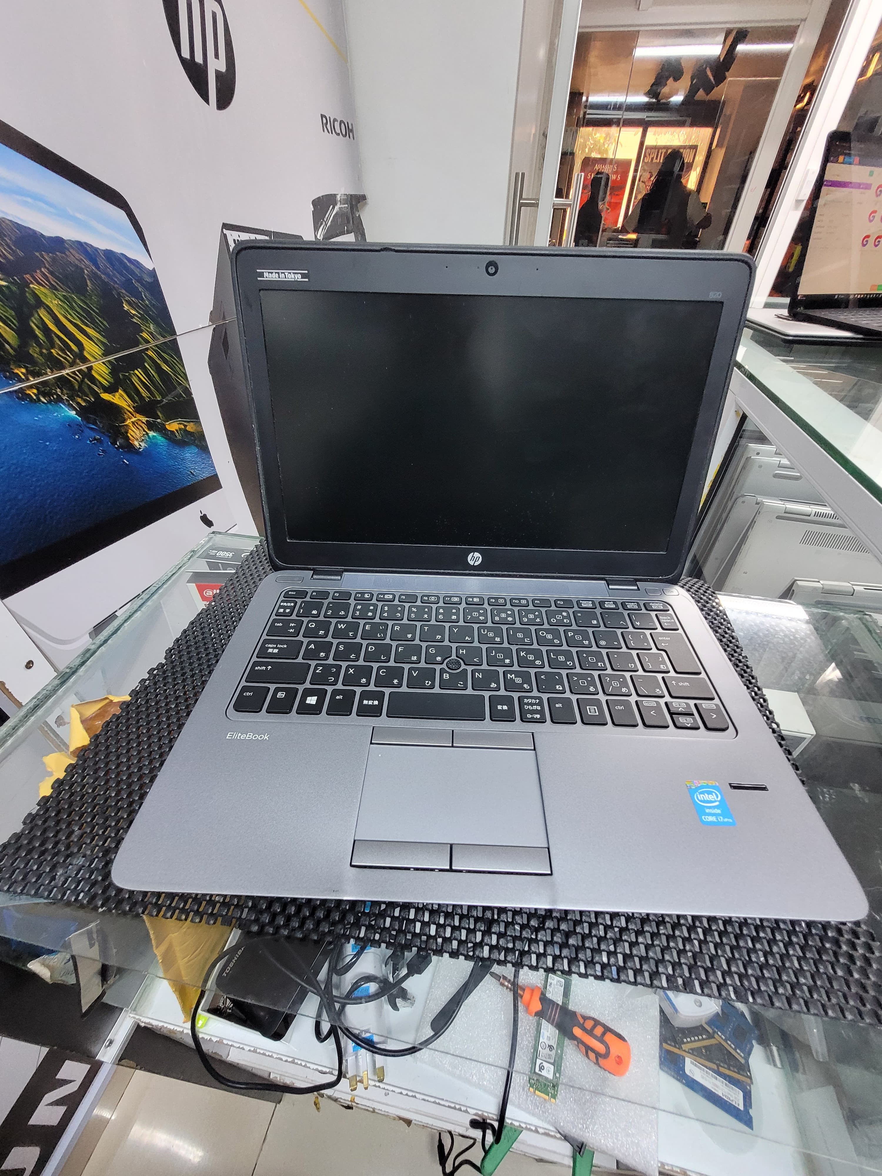 HP ELITEBOOK 820 G2: 5TH GEN INTEL CORE I7-5500U, 8GB DDR3, 500GB HDD, 12.5” HD, WI-FI 5, BLUETOOTH 4.0, USB 3.0, DISPLAYPORT, 1.34KG, MIL-STD-810G DURABLE – PORTABLE POWER FOR WORK!