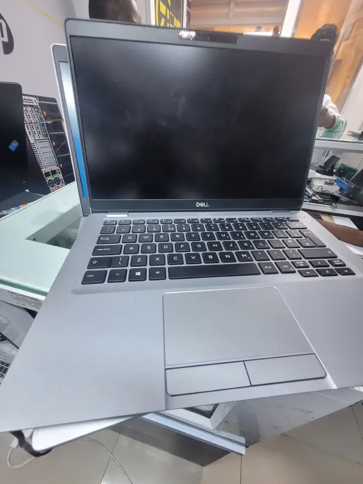 DELL LATITUDE 5310 FEATURES A 10TH GEN INTEL® CORE™ I5 CPU, 16GB RAM, 256GB SSD, AND A SHARP 13.3” FHD DISPLAY—BUILT FOR SECURITY, SPEED, AND MOBILITY IN PROFESSIONAL WORK ENVIRONMENTS.