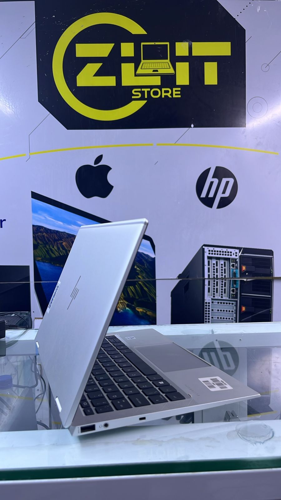 HP ELITEBOOK 1030 G7 COMBINES A 10TH GEN INTEL® CORE™ I7, 16GB RAM, 512GB SSD, AND A 13.3” TOUCHSCREEN DISPLAY INTO A FLEXIBLE, SECURE, AND PORTABLE LAPTOP FOR BUSINESS PROFESSIONALS.