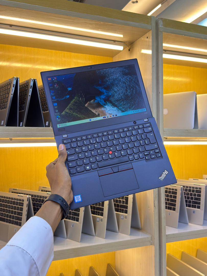 👌😎 SUPER CHEAP DEAL! SUPER CLEAN DEAL! POWERFUL LENOVO THINKPAD X270 WITH INTEL I5 6TH GEN, 8GB RAM, 256GB SSD, 12.5″ ANTI-GLARE HD/FHD DISPLAY, WIFI AC, USB-C + HDMI, RUGGED BUILD, LIGHTWEIGHT