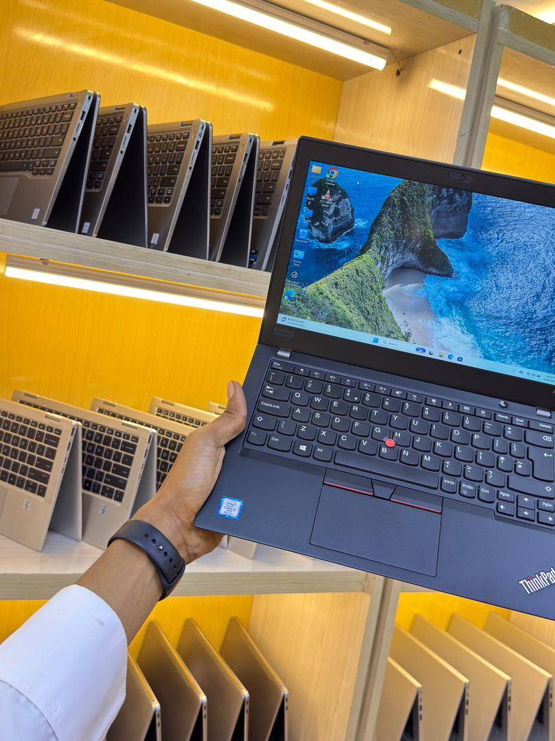 👌😎 SUPER CHEAP DEAL! SUPER CLEAN DEAL! POWERFUL LENOVO THINKPAD X270 WITH INTEL I5 6TH GEN, 8GB RAM, 256GB SSD, 12.5″ ANTI-GLARE HD/FHD DISPLAY, WIFI AC, USB-C + HDMI, RUGGED BUILD, LIGHTWEIGHT