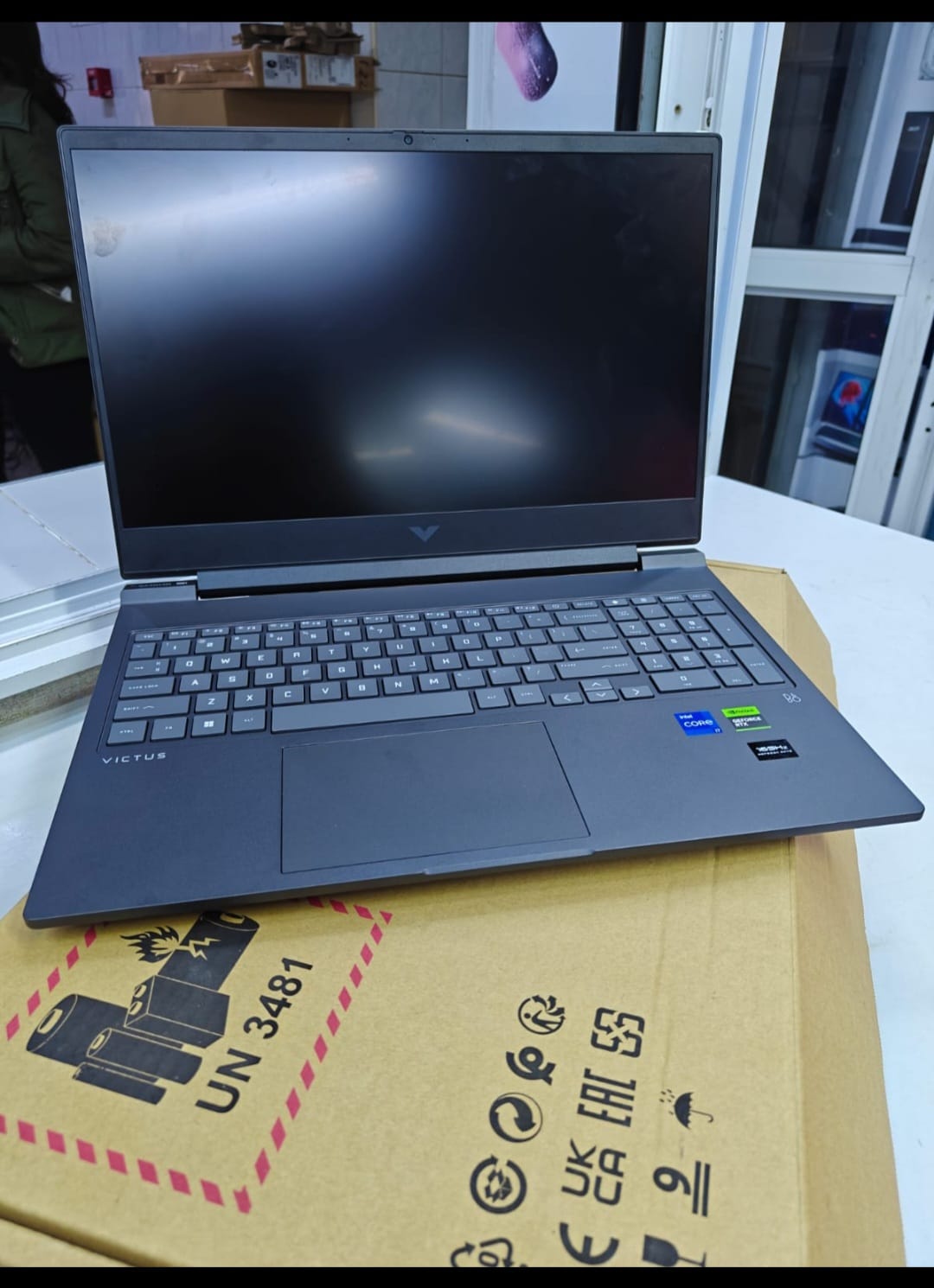 HP VICTUS GAMING 16: Intel Core i7-13700H (14 cores, 2.4GHz base), 16GB RAM, 1TB SSD, RTX 4050 6GB. 16.1" FHD IPS (16:9) screen, 2320g, 37x26x2cm. Ports: USB-C (DP/PD), 3xUSB-A, HDMI 2.1, RJ-45, audio