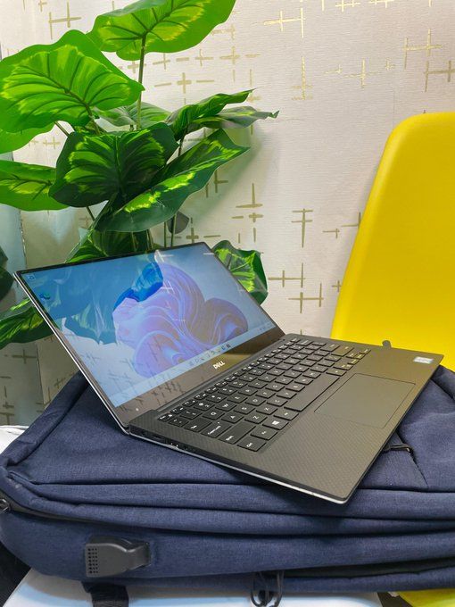 PREMIUM DELL XPS 13 9360 WITH 8TH GEN INTEL CORE I5-8250U QUAD-CORE POWER, 13.3" INFINITYEDGE DISPLAY, ULTRA-SLIM ALUMINUM BUILD, FAST SSD, 8GB RAM, EPIC BATTERY LIFE & STUNNING BEZEL-LESS DESIGN