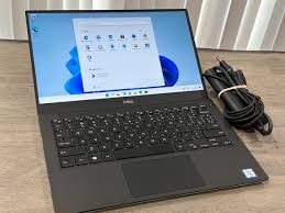 PREMIUM DELL XPS 13 9360 WITH 8TH GEN INTEL CORE I5-8250U QUAD-CORE POWER, 13.3" INFINITYEDGE DISPLAY, ULTRA-SLIM ALUMINUM BUILD, FAST SSD, 8GB RAM, EPIC BATTERY LIFE & STUNNING BEZEL-LESS DESIGN