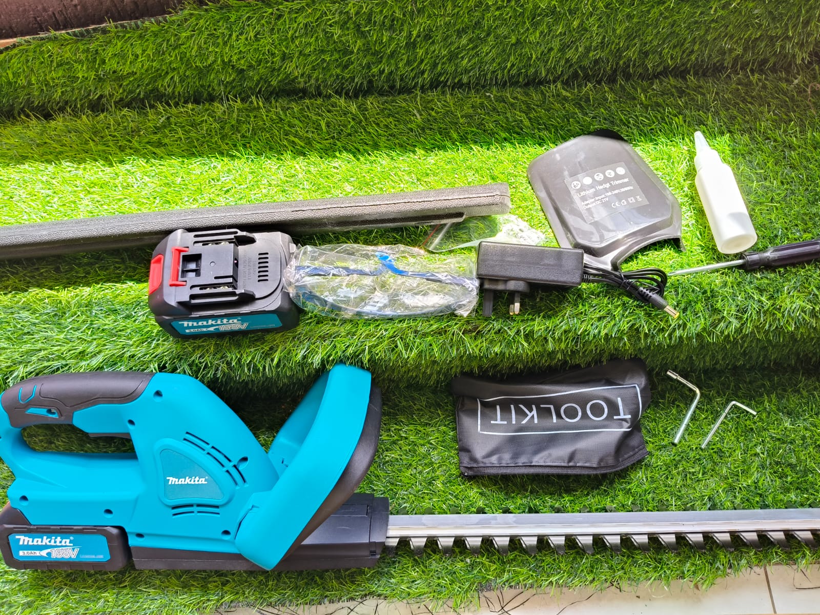 Heavy Duty Cordless Lithium-ion hedge trimmer with Accesories Fence Trimmer Cutter With 2 Batteries