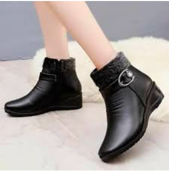 Ladies’ Black Faux Leather Ankle Boots with Fur Lining & Side Zip – Elegant Winter Footwear
