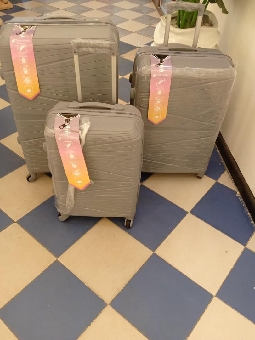 🥭🥭3 Pieces PVC High Quality Travel Suitcase Travel Bag Travel Briefcase With Wheel🥭🥭Made of durable PVC material Lightweight and easy to transport 3-piece set: large suitcase,