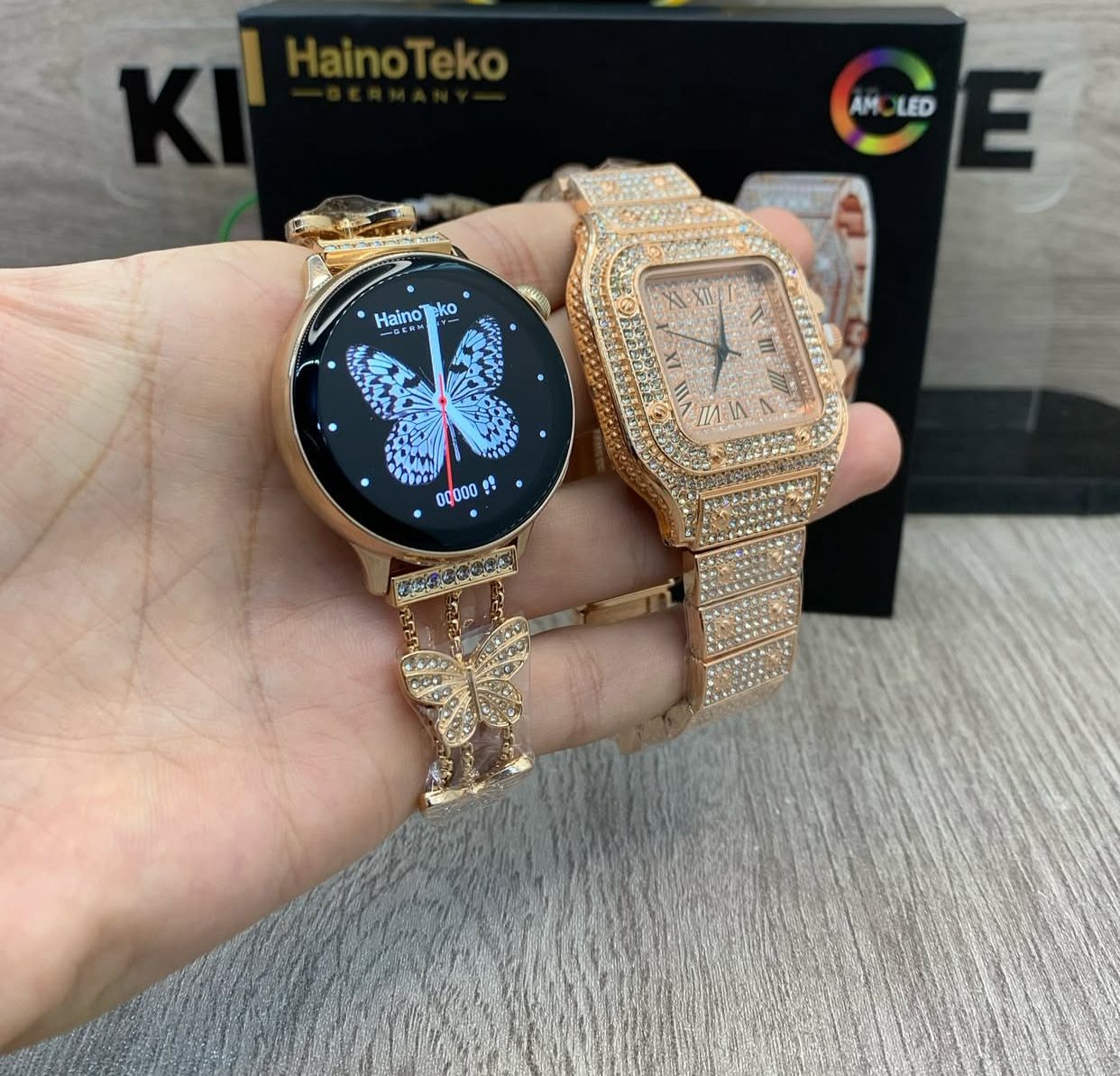❤️♨️RESTOCKED ❤️♨️



*_HAINO TEKO SMART WATCH G14 MINI WITH BRACELET & ICED WATCH 

▪️Iced Watch 

▪️Stainless steel Bracelet 

    

  Functions:

*️⃣Sports Record : Cycling, Walking,Jogging,Running