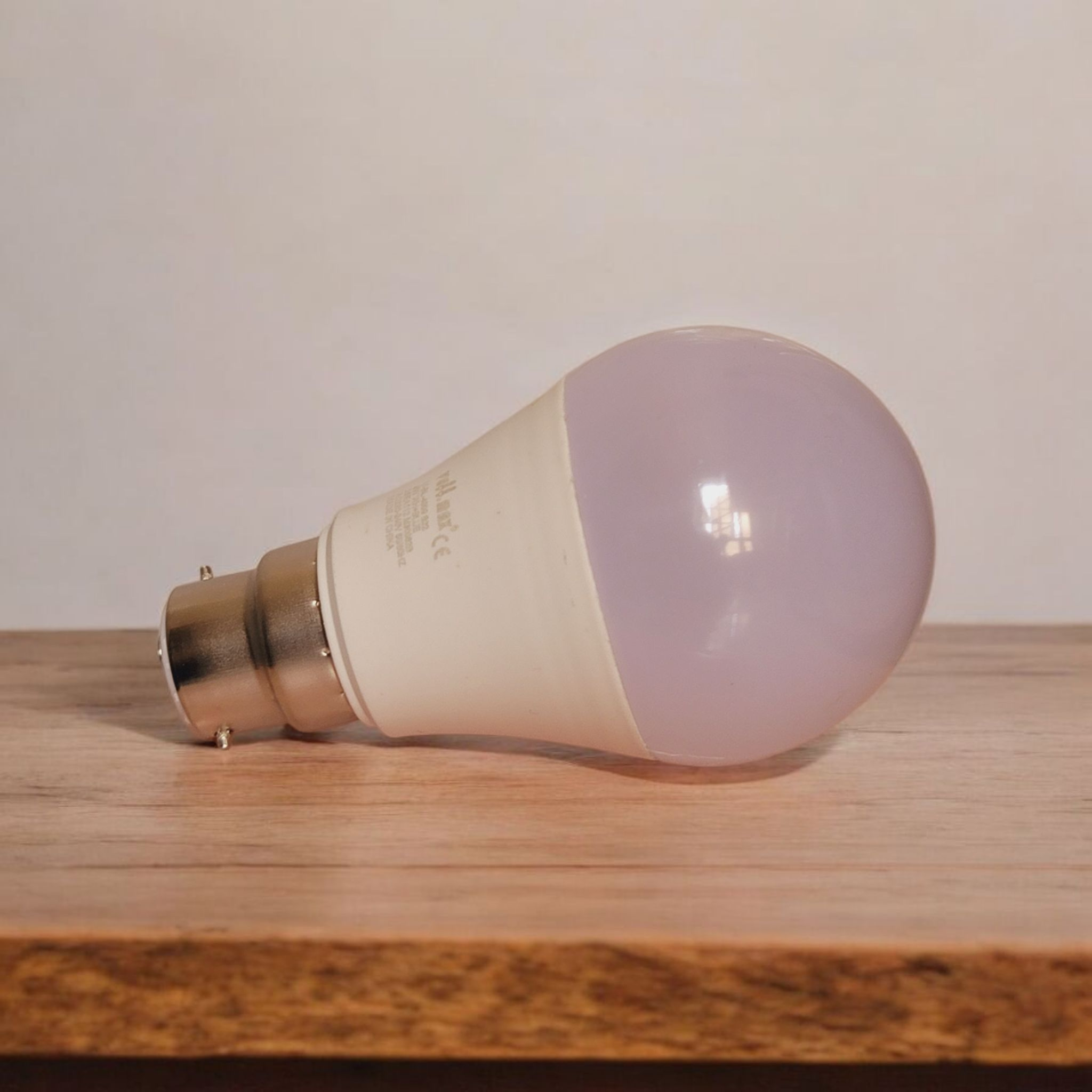 (BLACK FRIDAY DEALS) Vellmax 9W 3-IN-1 LED bulb changes the ambiance of a room by providing three different shades of light.