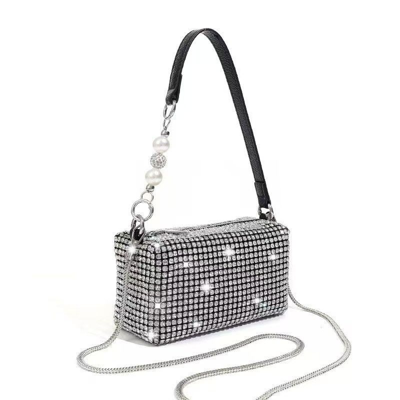 Glamorous Rhinestone Crossbody Bag
Luxury design, full white rhinestones. Detachable pearl handle & silver chain. Elevates outfits, great for parties/daily chic