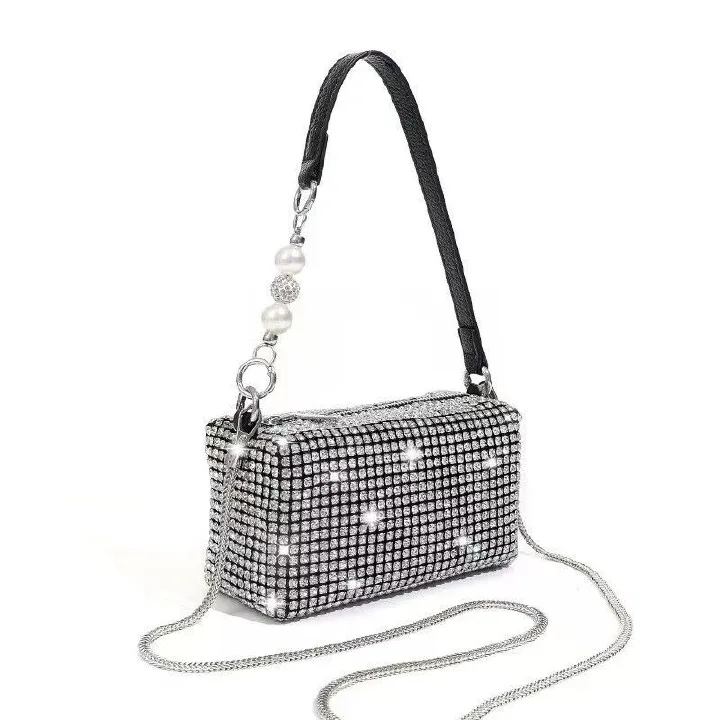 Glamorous Rhinestone Crossbody Bag
Luxury design, full white rhinestones. Detachable pearl handle & silver chain. Elevates outfits, great for parties/daily chic