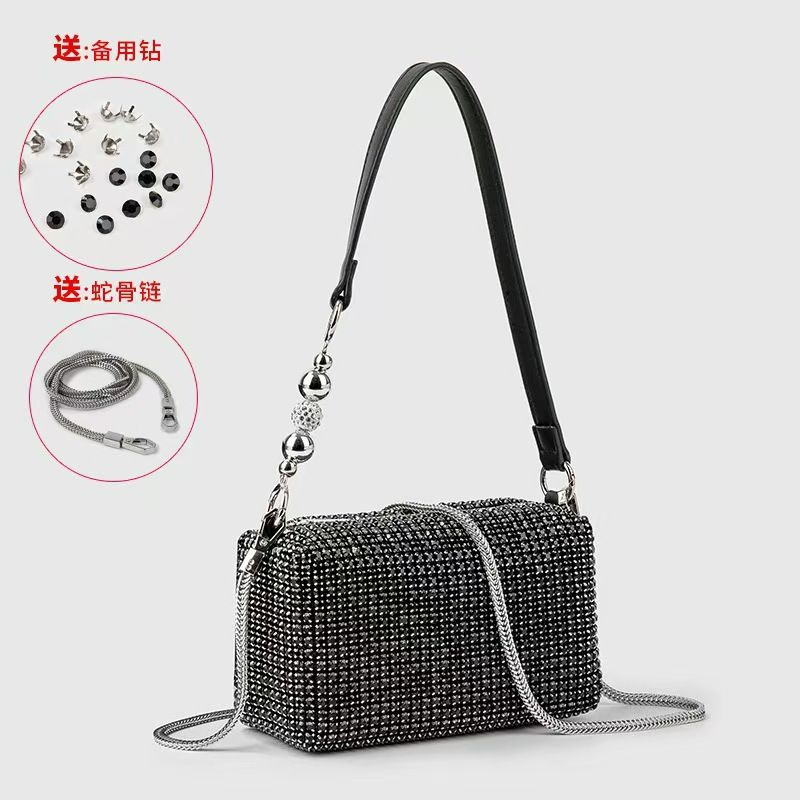 Glamorous Rhinestone Crossbody Bag
Luxury design, full white rhinestones. Detachable pearl handle & silver chain. Elevates outfits, great for parties/daily chic