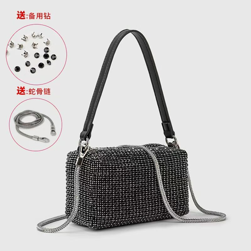 Glamorous Rhinestone Crossbody Bag
Luxury design, full white rhinestones. Detachable pearl handle & silver chain. Elevates outfits, great for parties/daily chic