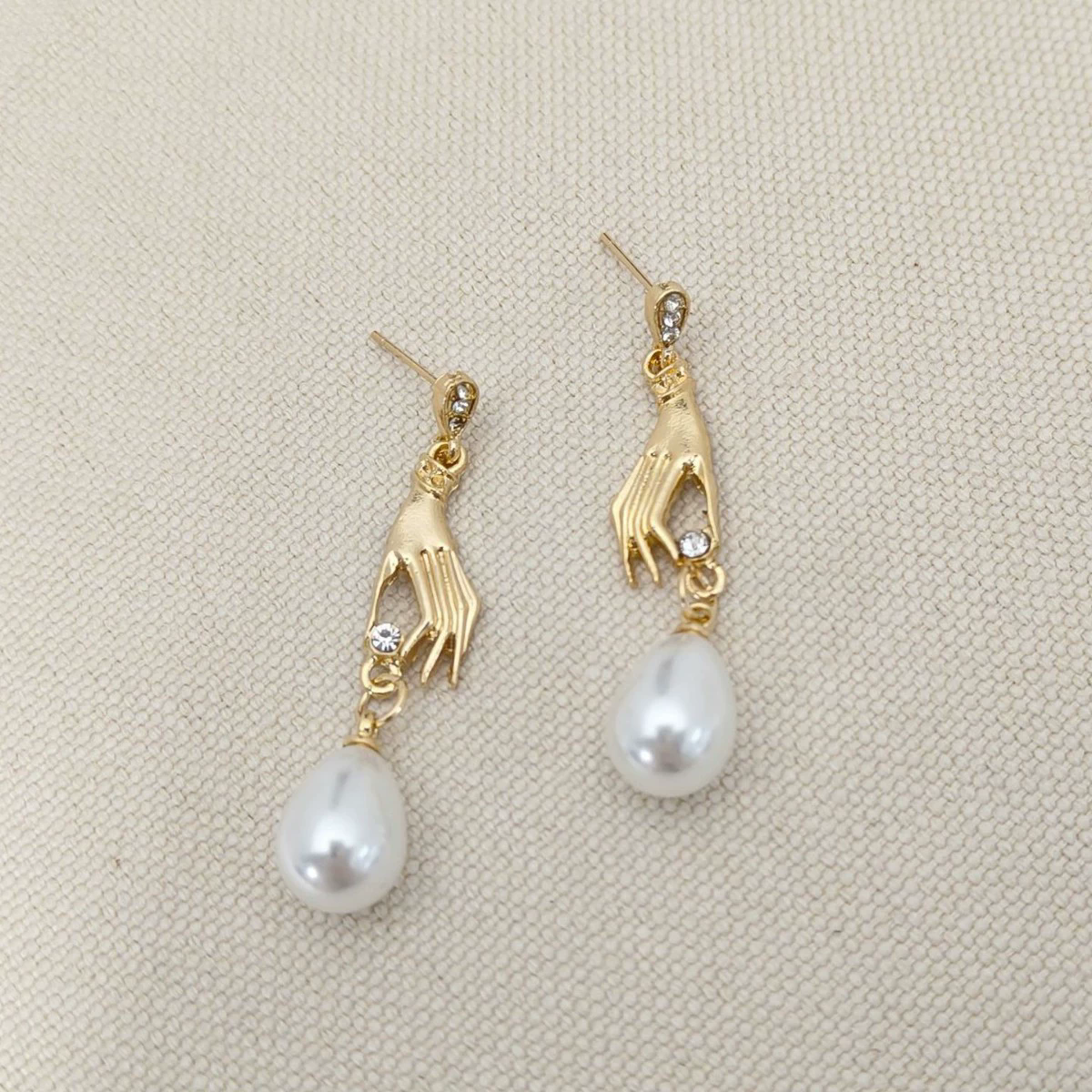 Huitan Novel Design Hand with Imitation Pearl Dangle Earrings for Women Hot Trendy Female Accessory Daily Wear Statement Jewelry A-2062