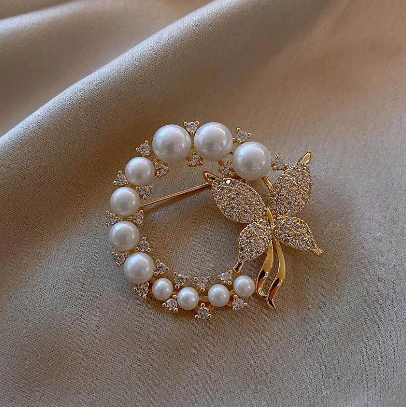 1pc Fashion Pearl and Rhinestone Brooches for Women Baroque Trendy Butterfly Pins Clothes Hijabs Accessories Stylish Wedding Gifts A-1263
