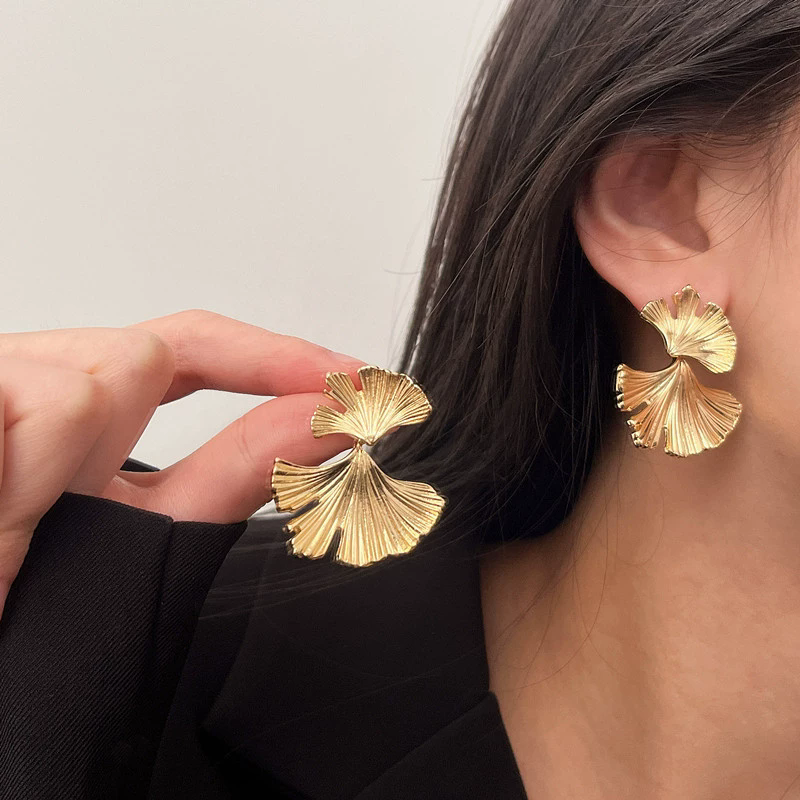 Simple Silver Color Metal Big Plant Ginkgo Leaf Earrings for Women Fashion Statement Stud Earring Jewelry Gift Pendiente A-2053