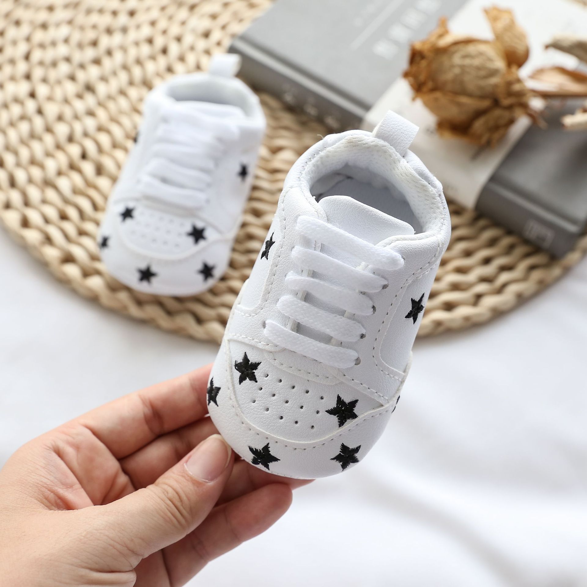 Casual Baby Shoes Baby Girls Baby Bed Shoes Cute Soft Soles Prewalker Sneakers Walking Shoes Toddler First Walker