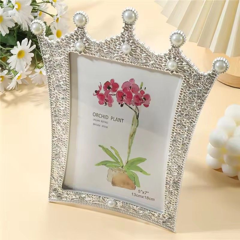 1 children's photo frame inlaid with imitation pearls and rhinestone crowns for room tabletop Christmas and Halloween decoration