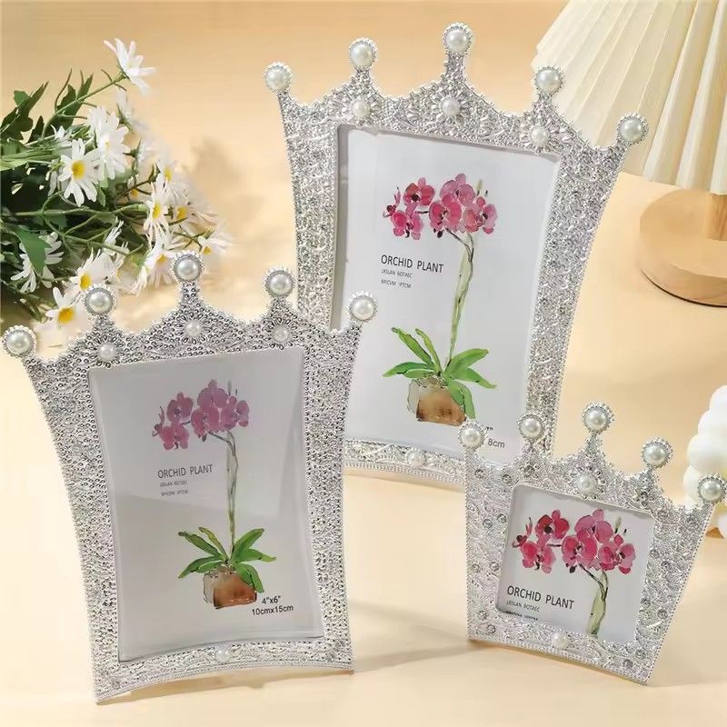 1 children's photo frame inlaid with imitation pearls and rhinestone crowns for room tabletop Christmas and Halloween decoration