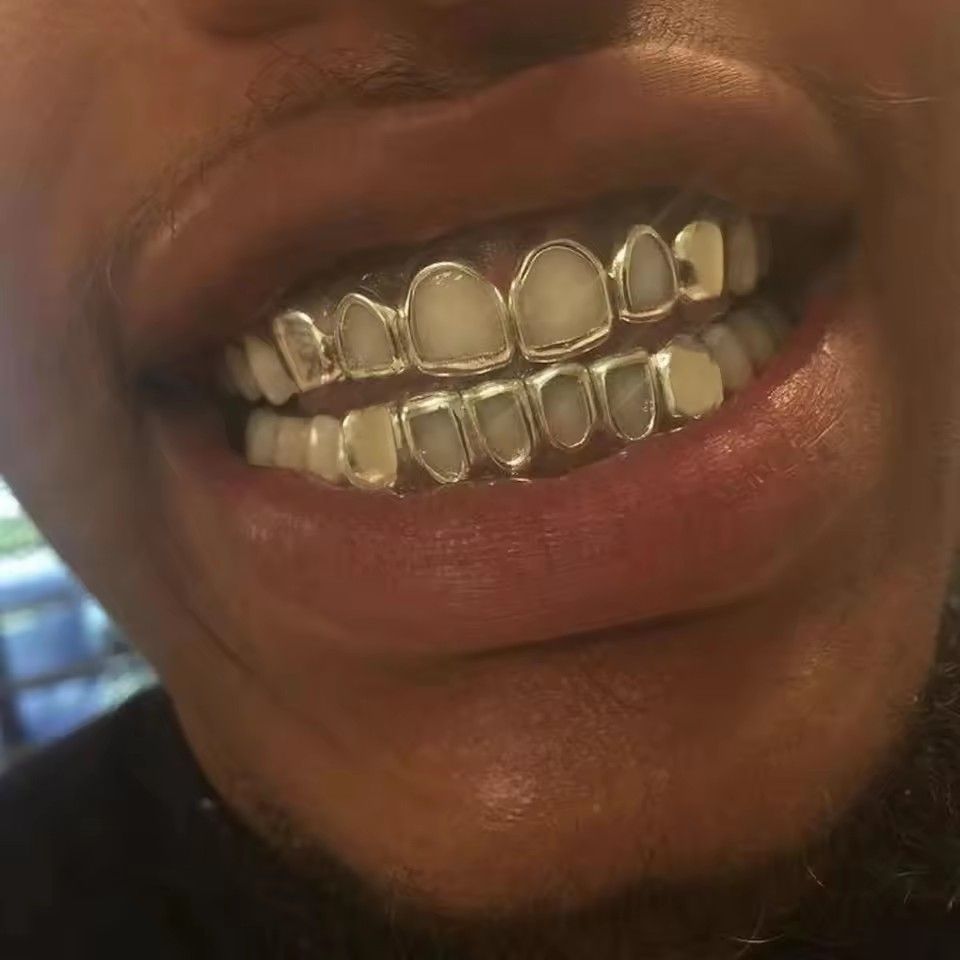 Classic 4 Teeth Hollow Shiny Grillz Hip Hop Color Gold Silver Teeth Hats For Women Men Jewelry Halloween Cosplay