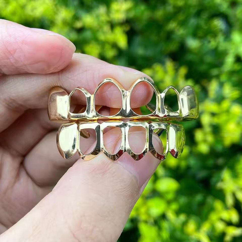 Classic 4 Teeth Hollow Shiny Grillz Hip Hop Color Gold Silver Teeth Hats For Women Men Jewelry Halloween Cosplay
