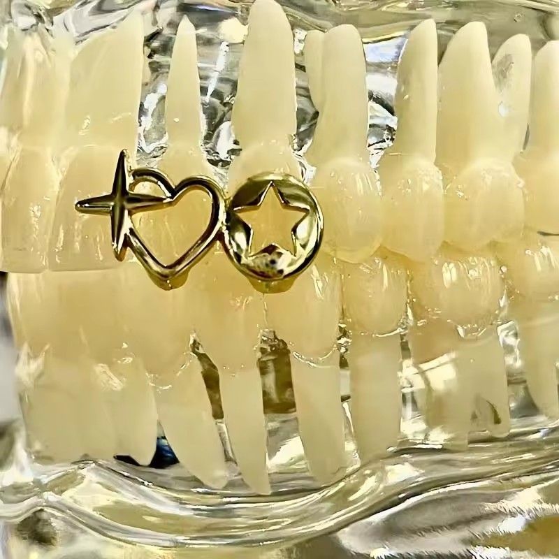 Hollow Heart Punk Hip Hop Men's and Women's Tooth Hat Retro Silver Double Love Star Tooth Diamond Couple Jewelry AccessoriesC-637
