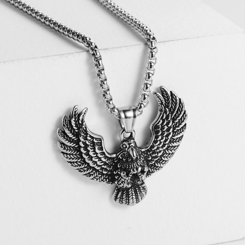 2025 New Titanium Steel Eagle Collar Eagle Personalized Stainless Steel Sweater Necklace Men's Accessories