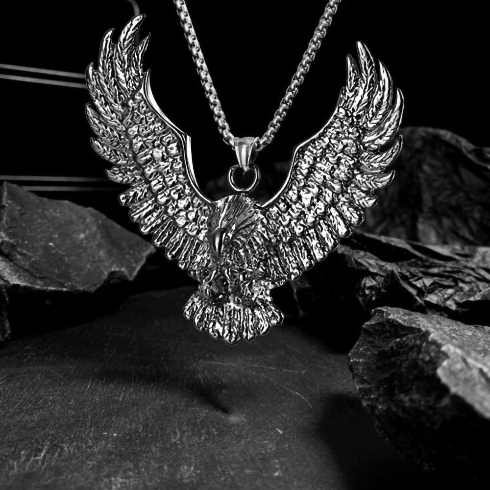 2025 New Titanium Steel Eagle Collar Eagle Personalized Stainless Steel Sweater Necklace Men's Accessories