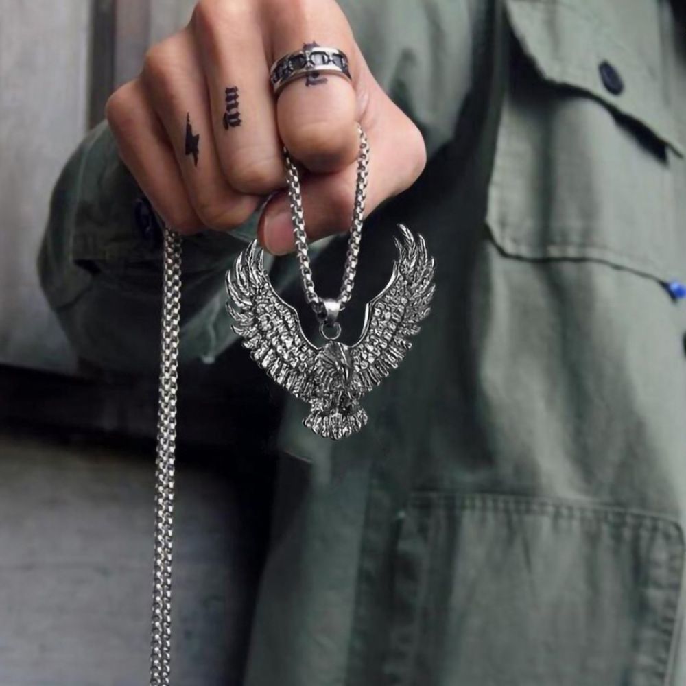 2025 New Titanium Steel Eagle Collar Eagle Personalized Stainless Steel Sweater Necklace Men's Accessories