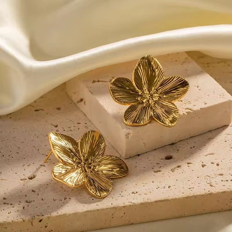 Vintage style and floral hypoallergenic earrings, high-quality 18k gold-plated stainless steel women's party earrings