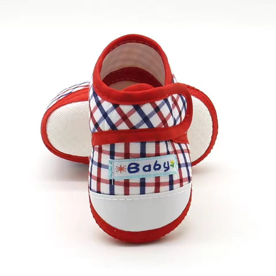 2025 casual newborn shoes, soft sole, girls' warm cordless shoes, ultra light and comfortable multifunctional slippers