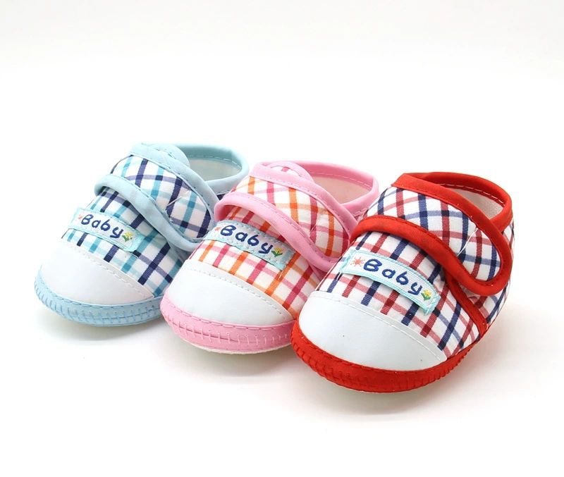 2025 casual newborn shoes, soft sole, girls' warm cordless shoes, ultra light and comfortable multifunctional slippers