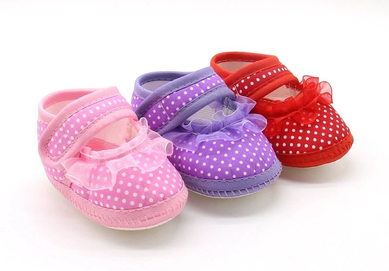 Girls' polka dot sole shoes, soft lace casual shoes, anti slip, wear-resistant, comfortable and easy to walk for newborns