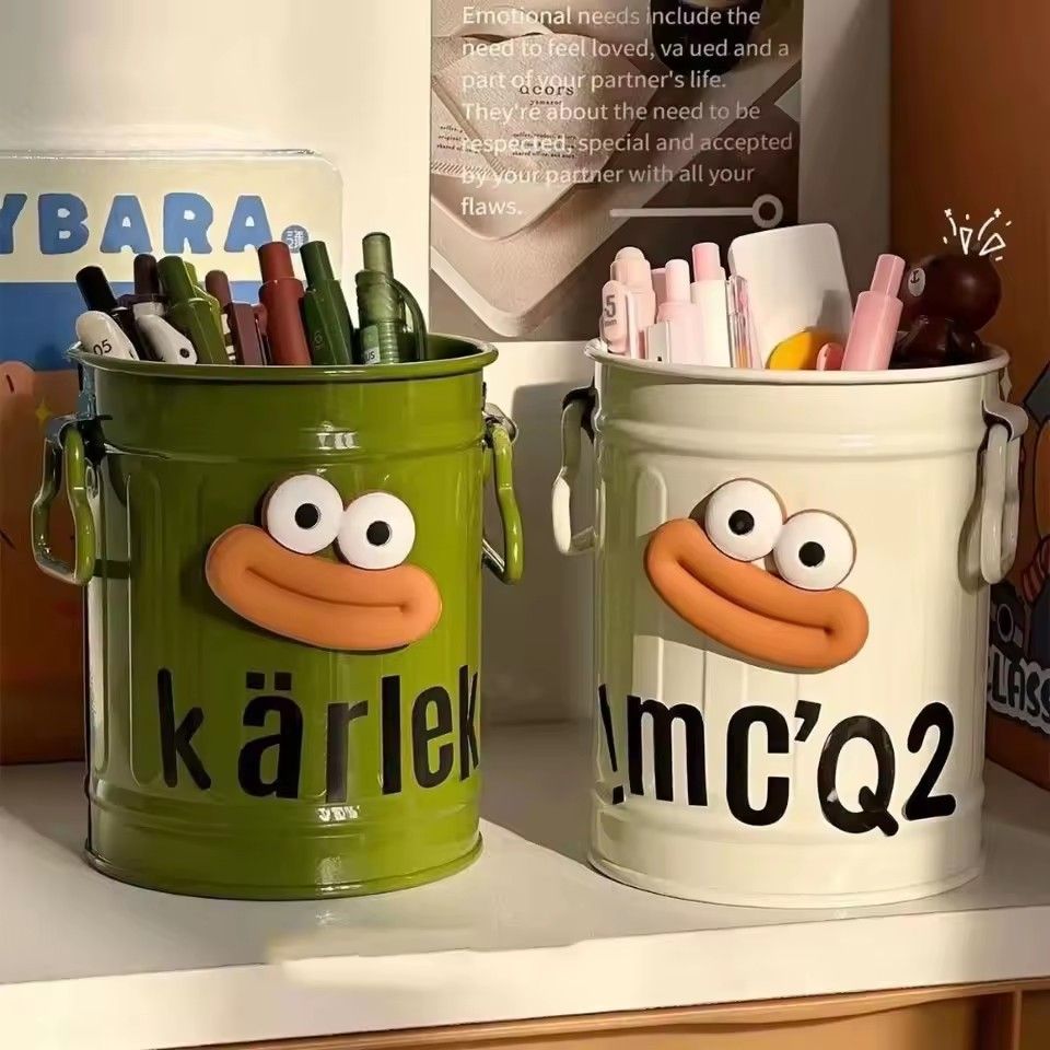 Cartoon pencil holder material for office storage, desktop storage, home studio storage (random letter stickers) 1 piece