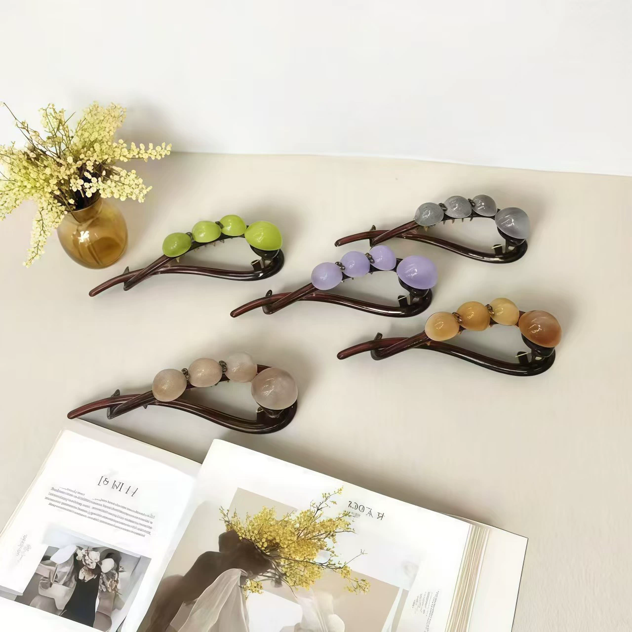 1PC Gradient bead twist clip for women 2025 new high-end straight clip, back of the head disc hair clip