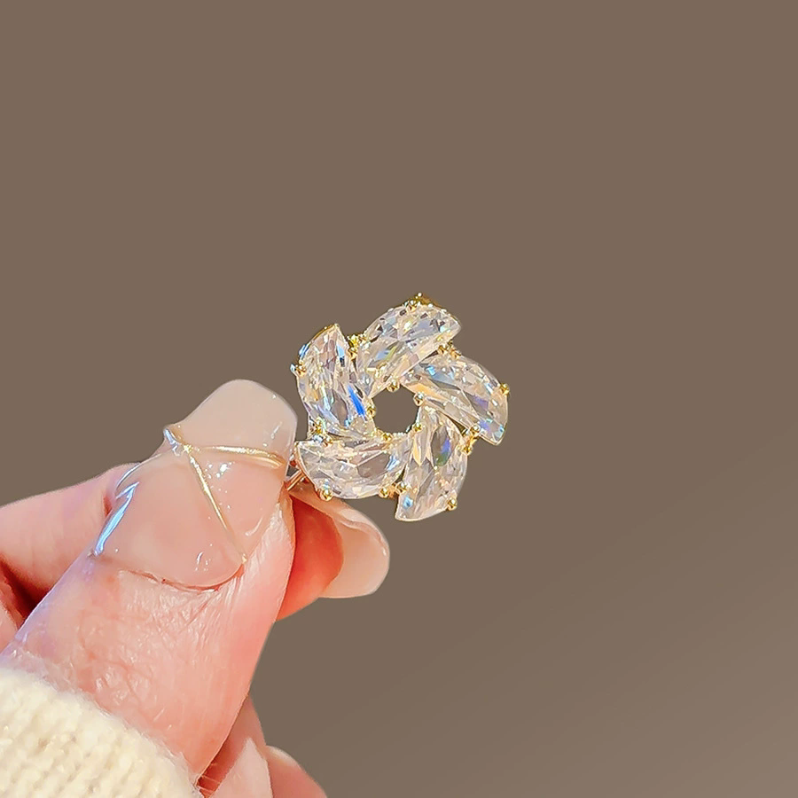 1PC  High end brooch, women's niche brooch, temperament fixed clothes, suits, pearl jewelry