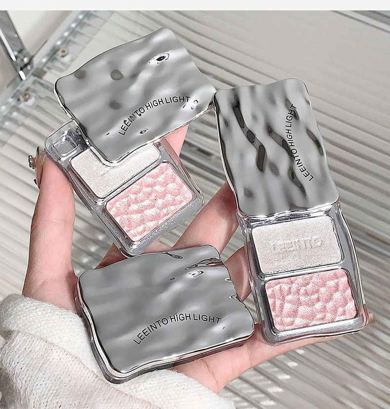 1PC  Two-color Highlight Powder, Brightening the Face, Ultra-Fine Soft Texture for Natural Glow, Enhances Facial Dimension