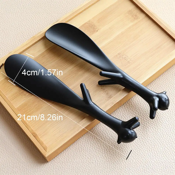 1PCShoe Accessory Tool Squirrel Shoe Horn Long Handled Shoehorn for Men Women Kids Seniors Shaped Shoe Puller Slip-on Aid Lifter