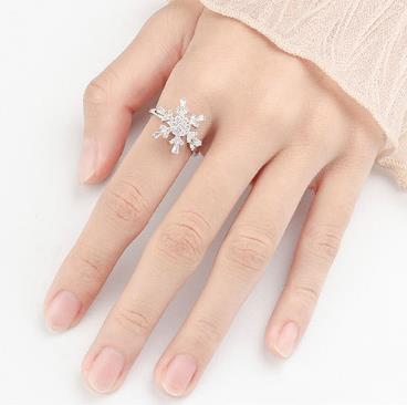 1PC  Fashion  Ring Anxiety for Women Multiple Crystal Flower Plant Finger Ring Girls Rotate Anti Stress Wedding Jewelry