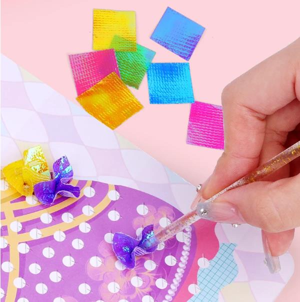 1 Set of puzzle puncture drawing card board children's pocket set for girls DIY dressing hedgehog princess peacock fabric toy